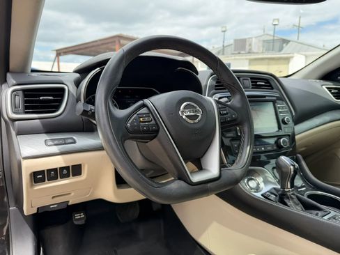 Used 2017 Nissan Maxima 3.5 SL FWD image 11
