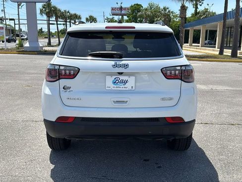 Used 2024 Jeep Compass Latitude AWD/4WD image 5