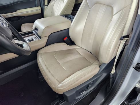 Used 2023 Ford Expedition Max Limited image 12