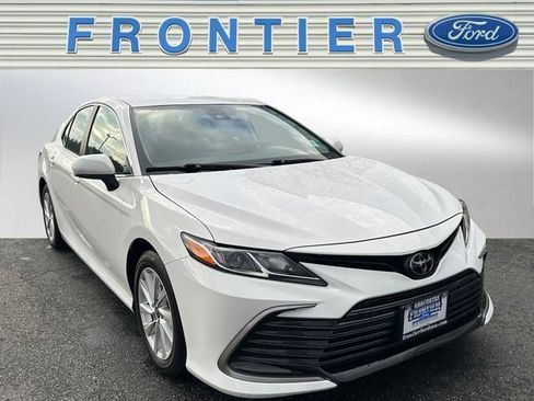Used 2024 Toyota Camry LE image 1
