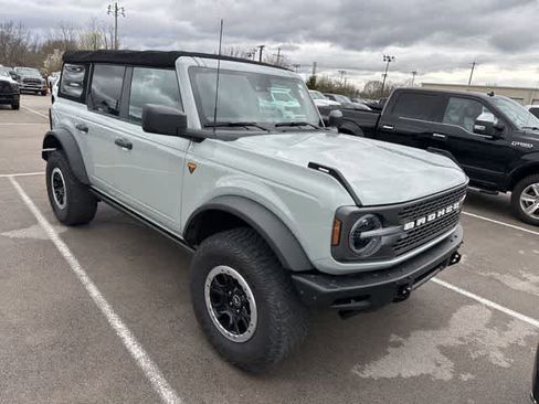 Used 2021 Ford Bronco Badlands w/ Sasquatch Package image 21