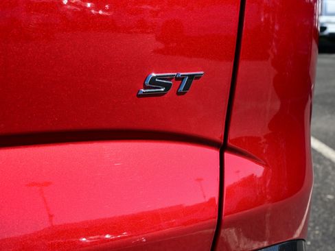 Used 2023 Buick Enclave Essence w/ Experience Buick Package image 7