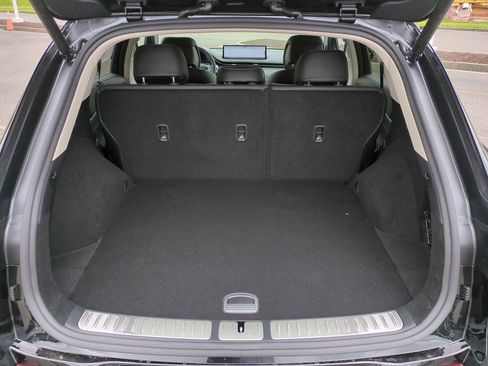 Certified 2025 Genesis GV70 2.5T w/ Select Package image 13