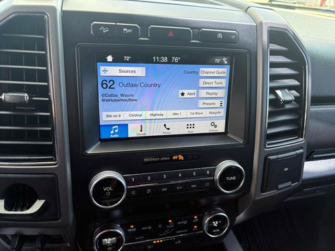 Used 2019 Ford Expedition XLT w/ Equipment Group 201A AWD/4WD image 18