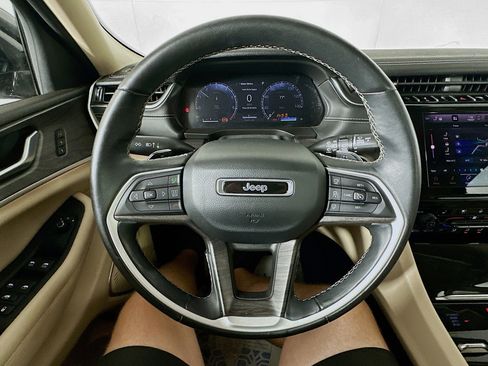 Used 2022 Jeep Grand Cherokee L Limited w/ Luxury Tech Group II image 11