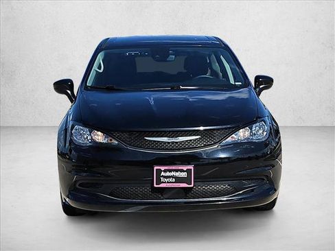 Used 2024 Chrysler Voyager LX FWD image 2