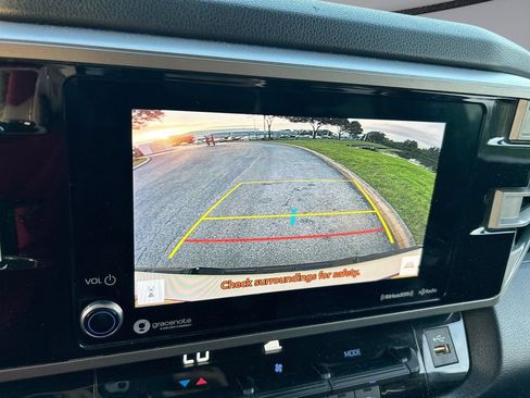 Used 2022 Toyota Tundra SR5 AWD/4WD image 23