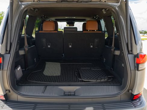 Used 2024 Lexus GX 550 w/ Accessory Package (Z1) AWD/4WD image 23