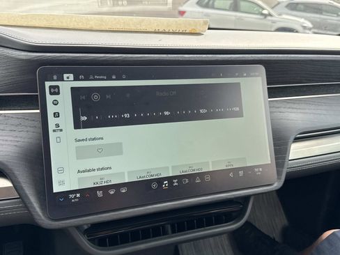 Used 2025 Rivian R1T Adventure image 31