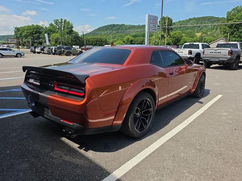 Used 2021 Dodge Challenger R/T Scat Pack RWD image 3