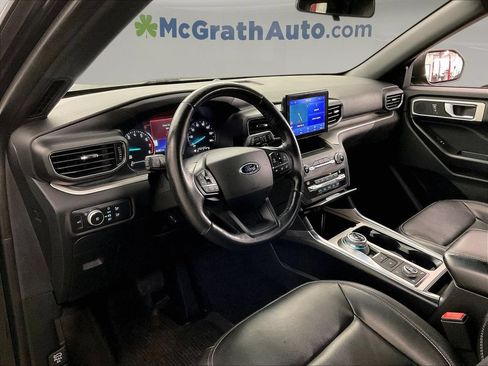 Used 2020 Ford Explorer XLT w/ Equipment Group 202A AWD/4WD image 18
