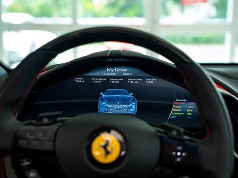 Used 2024 Ferrari Roma Spider image 15