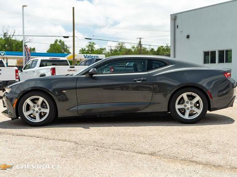 Used 2018 Chevrolet Camaro LT RWD image 10