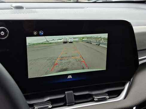 Certified 2025 Chevrolet Equinox LT w/ Convenience Package II AWD/4WD image 18