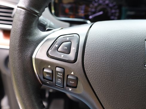 Used 2019 Lincoln MKT AWD image 20