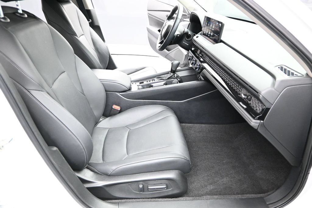 Certified 2025 Honda Accord EX-L image 15