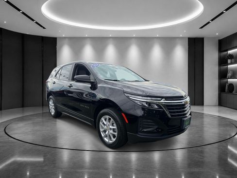 Certified 2024 Chevrolet Equinox LS w/ LS Convenience Package AWD/4WD image 2