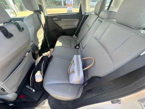 Used 2015 Subaru Forester 2.5i Limited AWD/4WD image 14