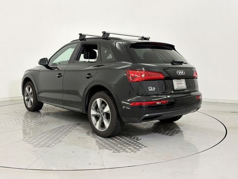 Used 2020 Audi Q5 2.0T Premium w/ Titanium Sport Package AWD/4WD image 3