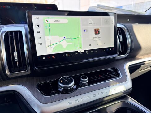 New 2025 Ford Expedition Platinum w/ Platinum Ultimate Package image 23