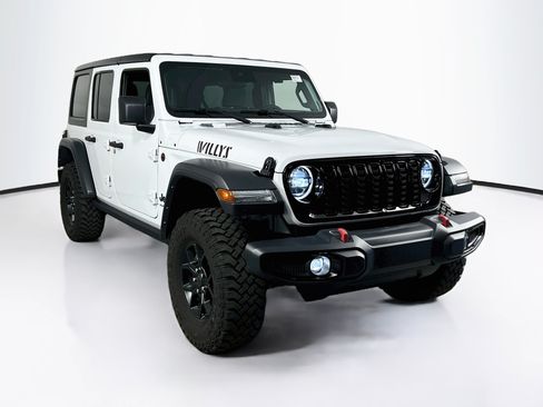 Used 2024 Jeep Wrangler Unlimited Sport AWD/4WD image 3