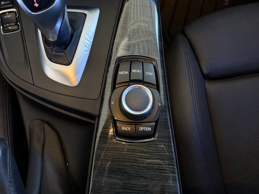 Used 2018 BMW 330i Sedan w/ Convenience Package RWD image 16