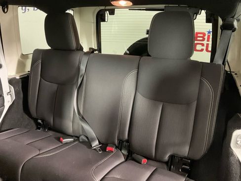 Used 2013 Jeep Wrangler Unlimited Sahara image 16