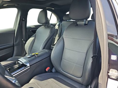 Used 2025 Mercedes-Benz C 300 Sedan image 15