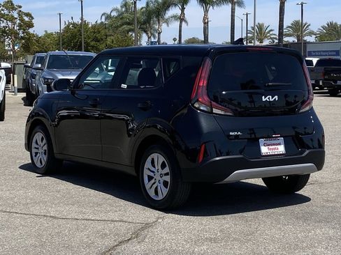 Used 2025 Kia Soul LX FWD image 40