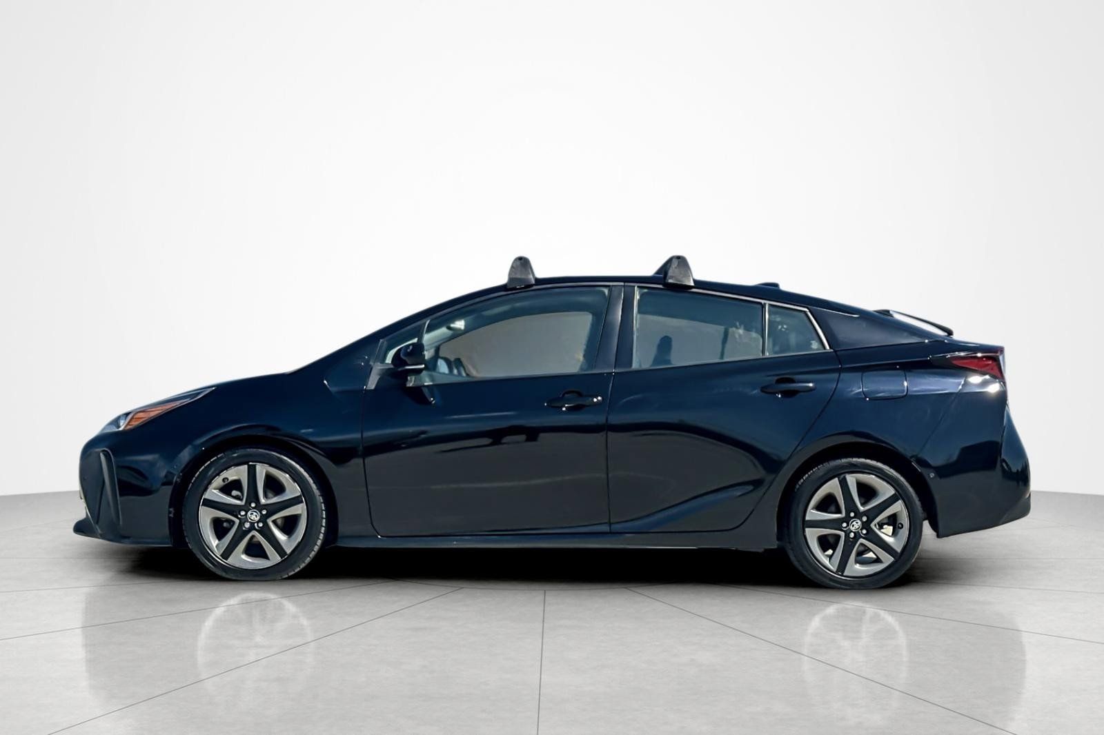 Certified 2021 Toyota Prius XLE w/ Carpet Mat Package (TMS) FWD image 2