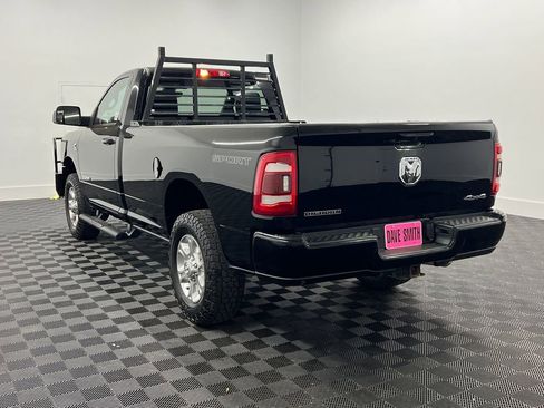 Used 2022 RAM 2500 Big Horn w/ Level C Equiment Group AWD/4WD image 3