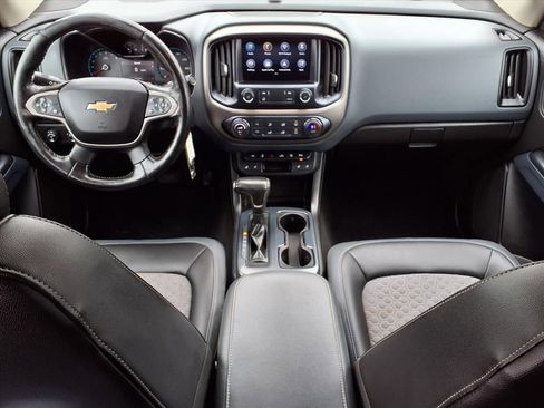 Used 2019 Chevrolet Colorado Z71 AWD/4WD image 12
