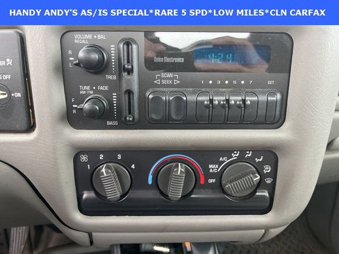 Used 2002 Chevrolet S10 Pickup 2WD Regular Cab image 13