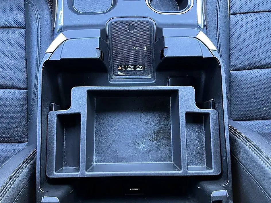 Used 2023 Chevrolet Silverado 1500 High Country w/ High Country Premium Package AWD/4WD image 36