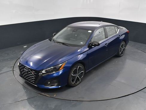 Used 2023 Nissan Altima 2.5 SR image 36
