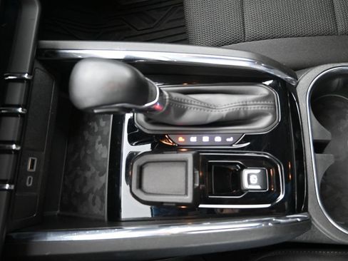 Certified 2024 GMC Canyon Elevation RWD image 18