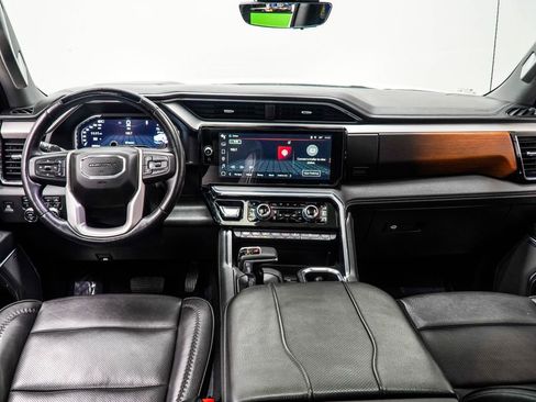 Used 2025 GMC Sierra 1500 Denali image 5
