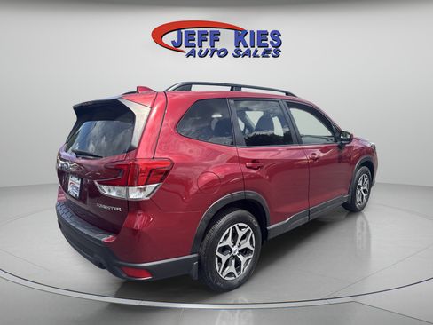 Used 2019 Subaru Forester Premium w/ All-Weather Package AWD/4WD image 5