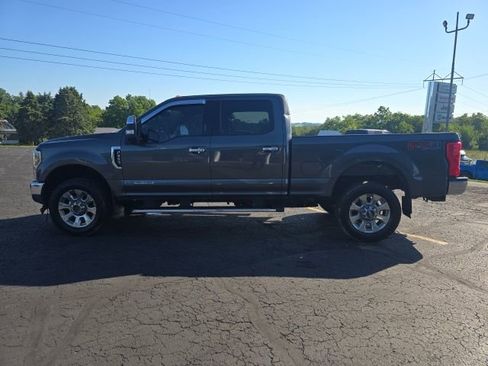 Used 2018 Ford F350 Lariat w/ Chrome Package image 5