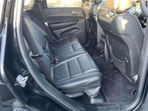 Used 2017 Jeep Grand Cherokee Limited w/ Luxury Group II image 45