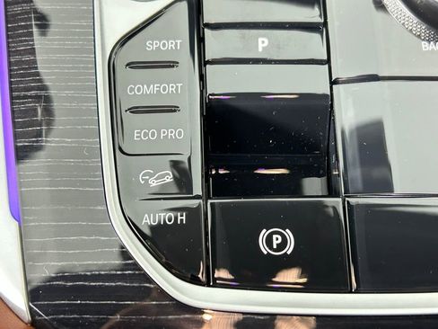 Used 2026 BMW X5 xDrive40i w/ M Sport Package image 27