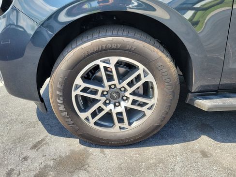 New 2026 Ford Expedition Active image 6