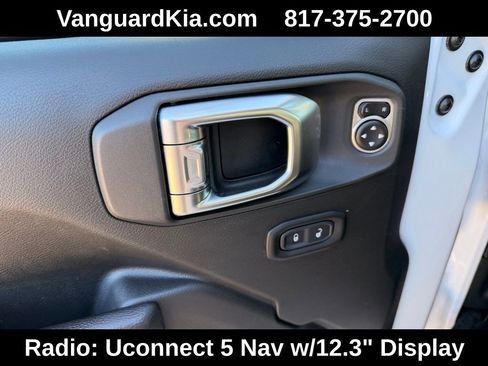 Used 2024 Jeep Wrangler Rubicon w/ Technology Group image 15