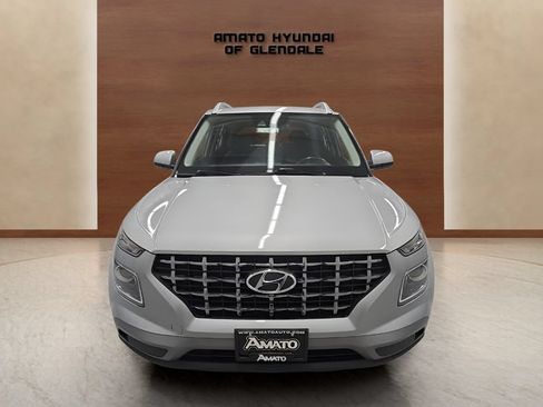 Used 2022 Hyundai Venue SEL FWD image 9