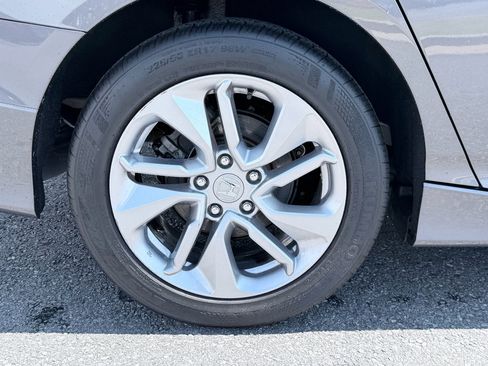 Used 2018 Honda Accord LX image 32
