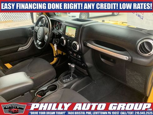 Used 2015 Jeep Wrangler Unlimited Rubicon w/ Max Tow Package AWD/4WD image 11