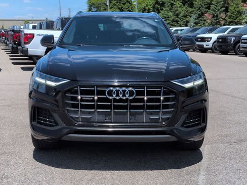 Used 2019 Audi Q8 Premium w/ Convenience Package AWD/4WD image 3