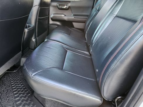 Used 2020 Toyota Tacoma image 11