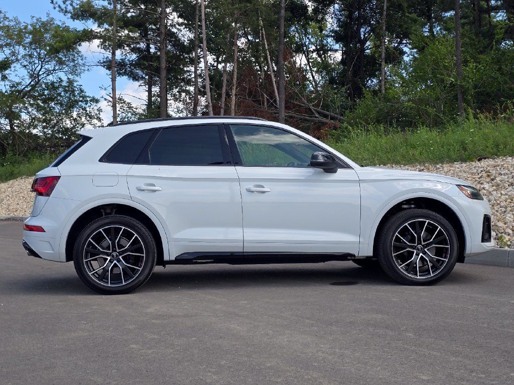 Certified 2024 Audi SQ5 Premium Plus AWD/4WD image 7