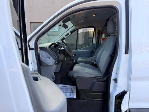 Used 2015 Ford Transit 250 130 Low Roof w/ Exterior Upgrade Package RWD image 9